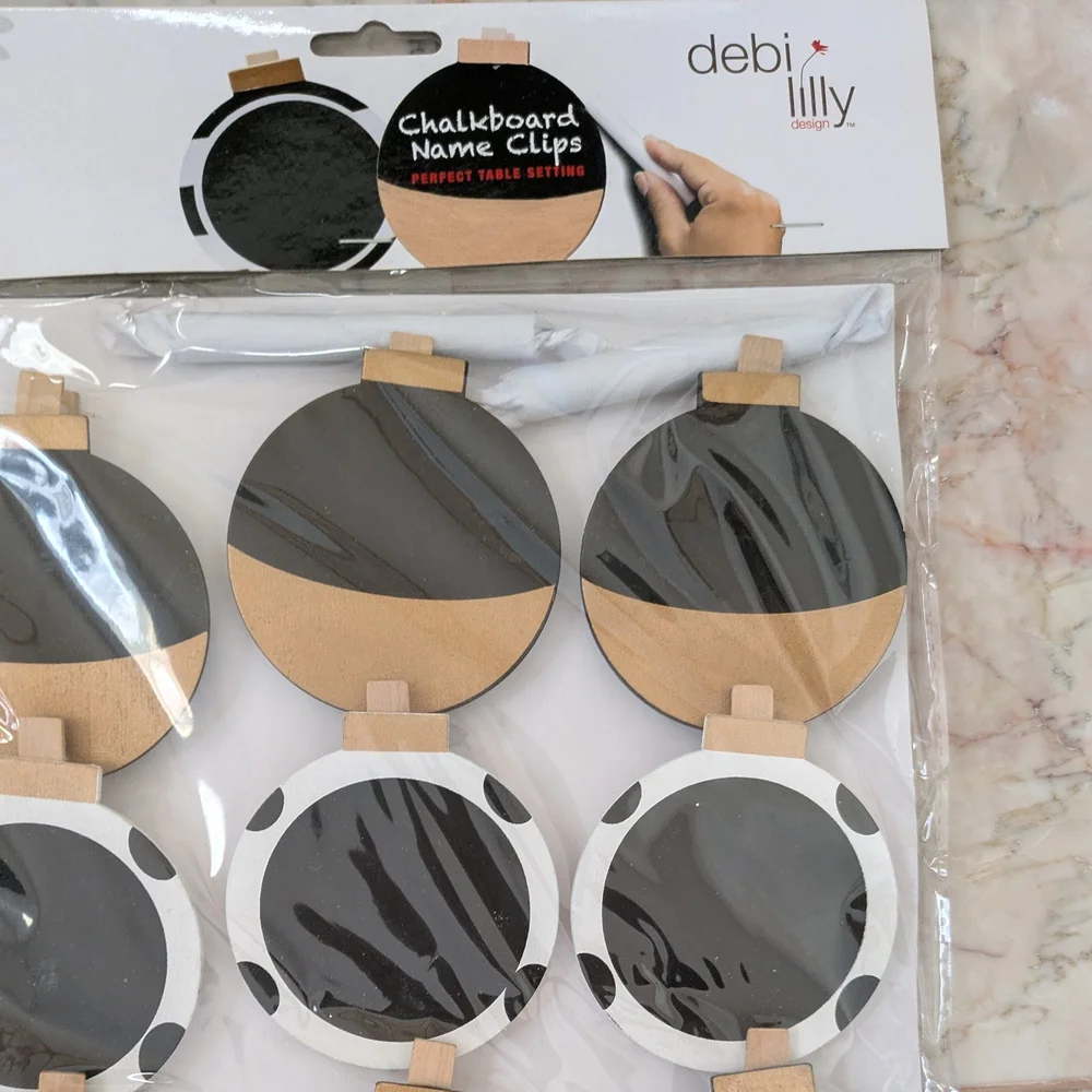 Debu Lily Christmas Holiday Picture Frame And Chalk Table Setting Clips